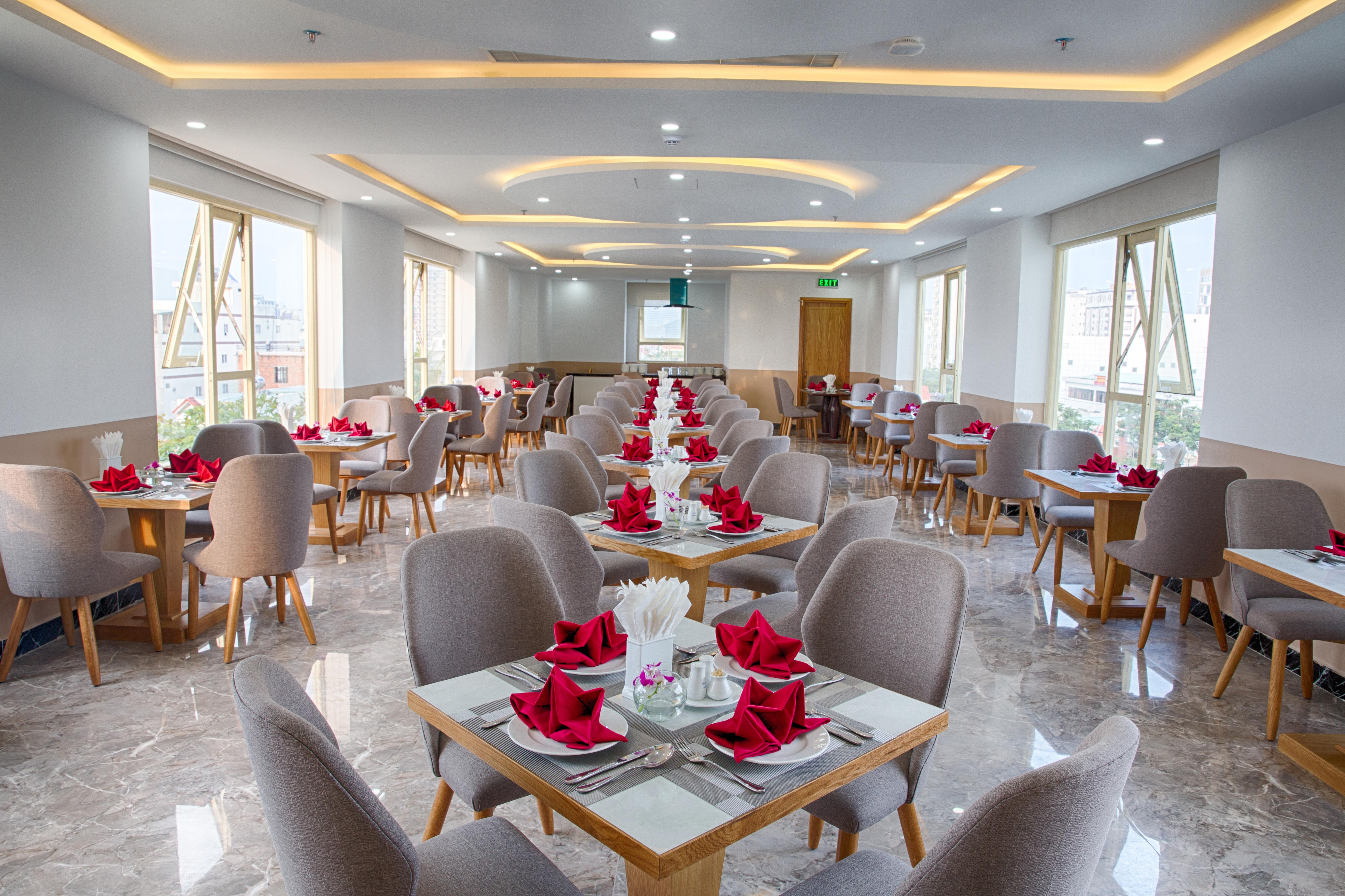 Fivitel King Hotel Da Nang Bagian luar foto